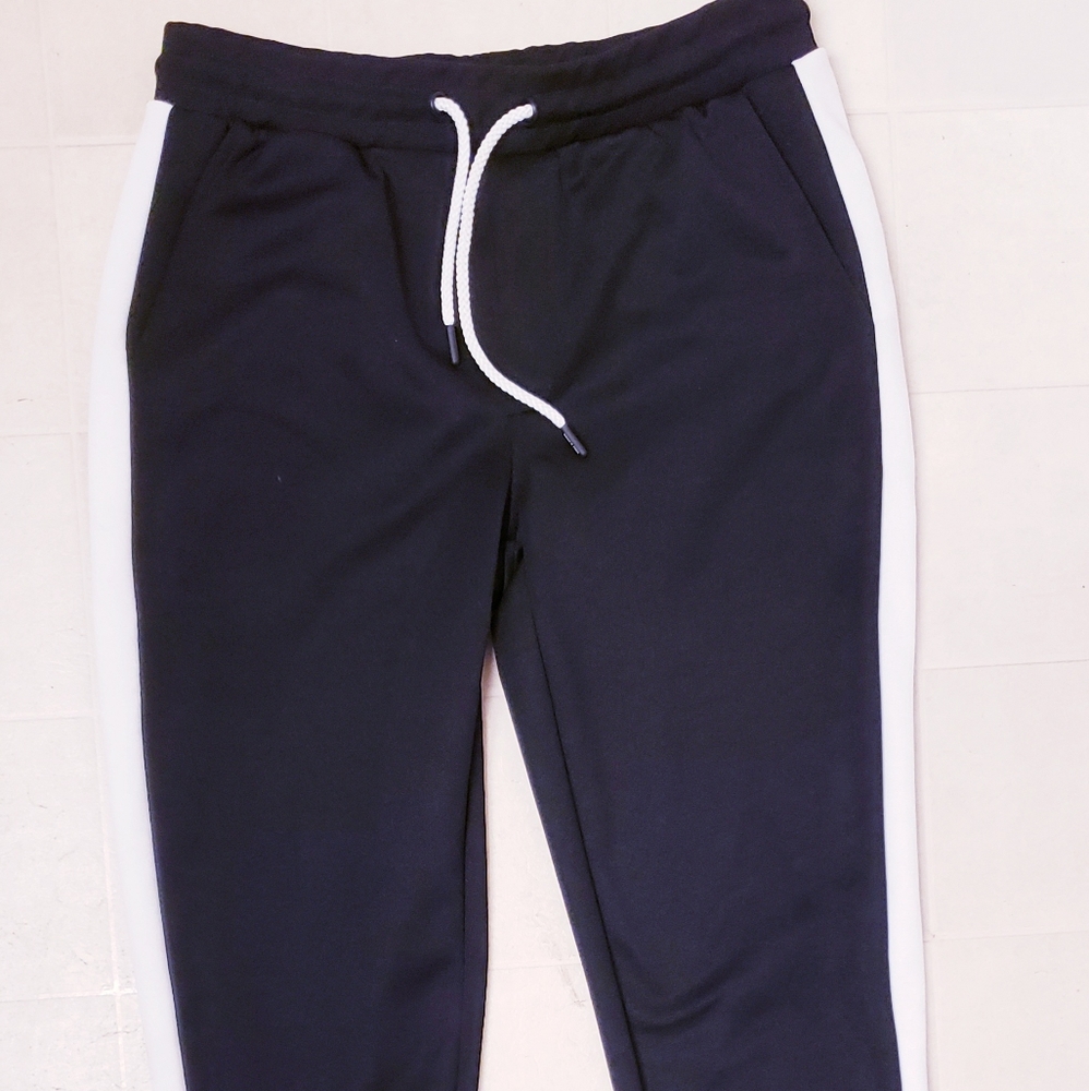 M like new ONLY & SONS track strip joggers from Nordstrom - Picture 2 of 13